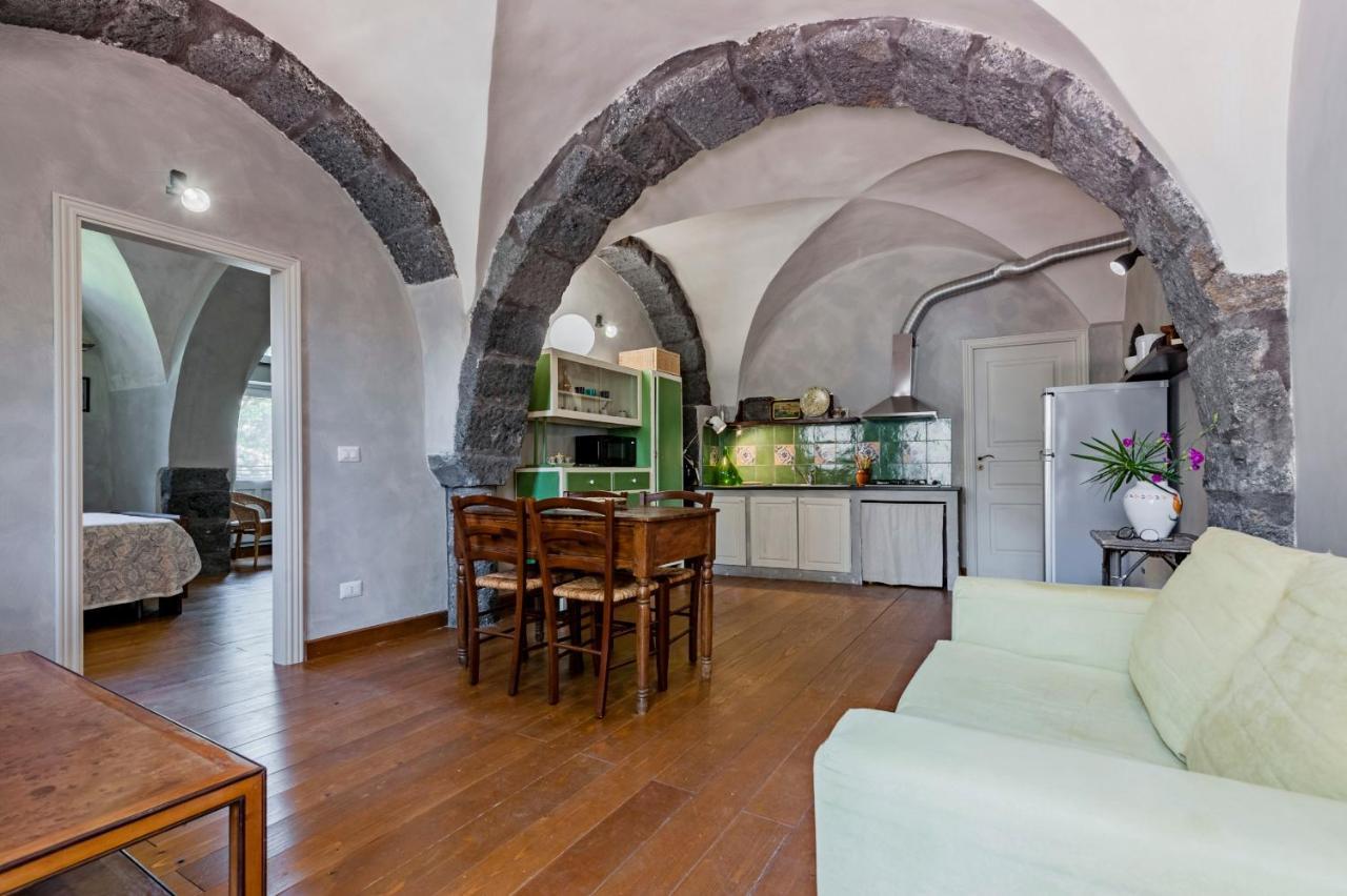 Gli Iris Apartments By Wonderful Italy Linguaglossa Kültér fotó