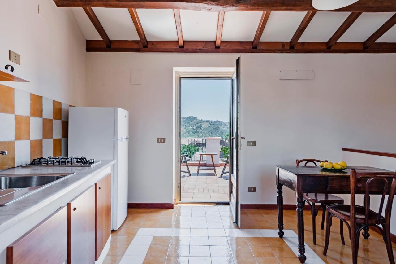 Gli Iris Apartments By Wonderful Italy Linguaglossa Kültér fotó