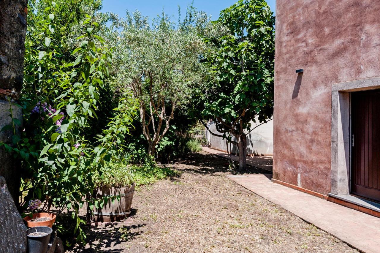 Gli Iris Apartments By Wonderful Italy Linguaglossa Kültér fotó
